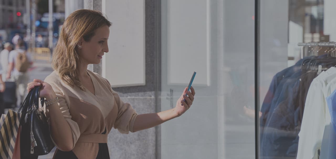 The Digitization of Customer Relationships in the Retail, FMCG and Fashion Sectors in Italy
